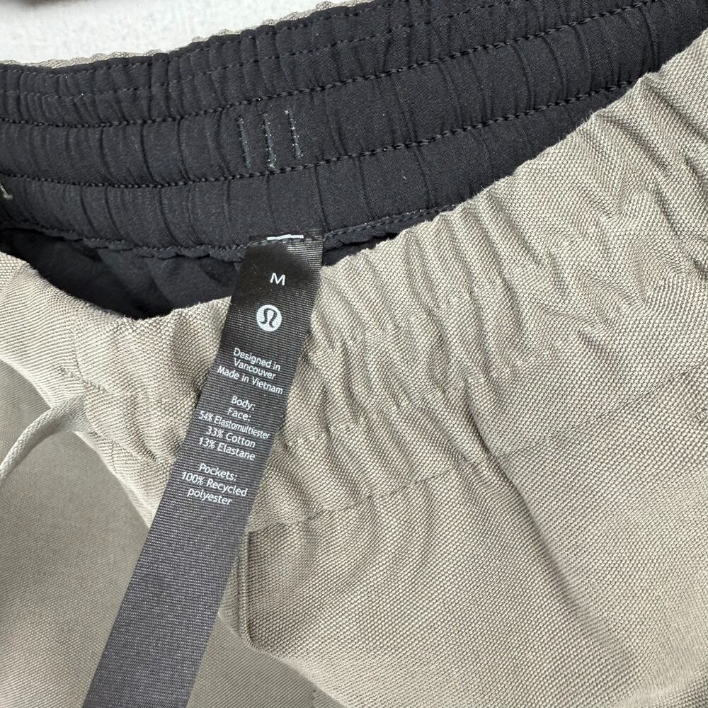 Lululemon Bowline Pants Men's Medium Gray Elastic Waist Chino Preppy Casual Tech - Picture 7 of 8